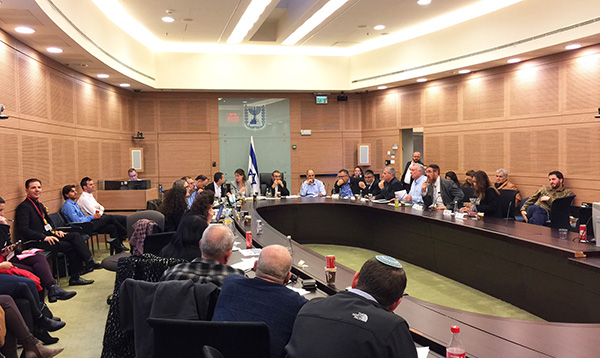 İsrail meclisinde bir toplantıdan resimler
