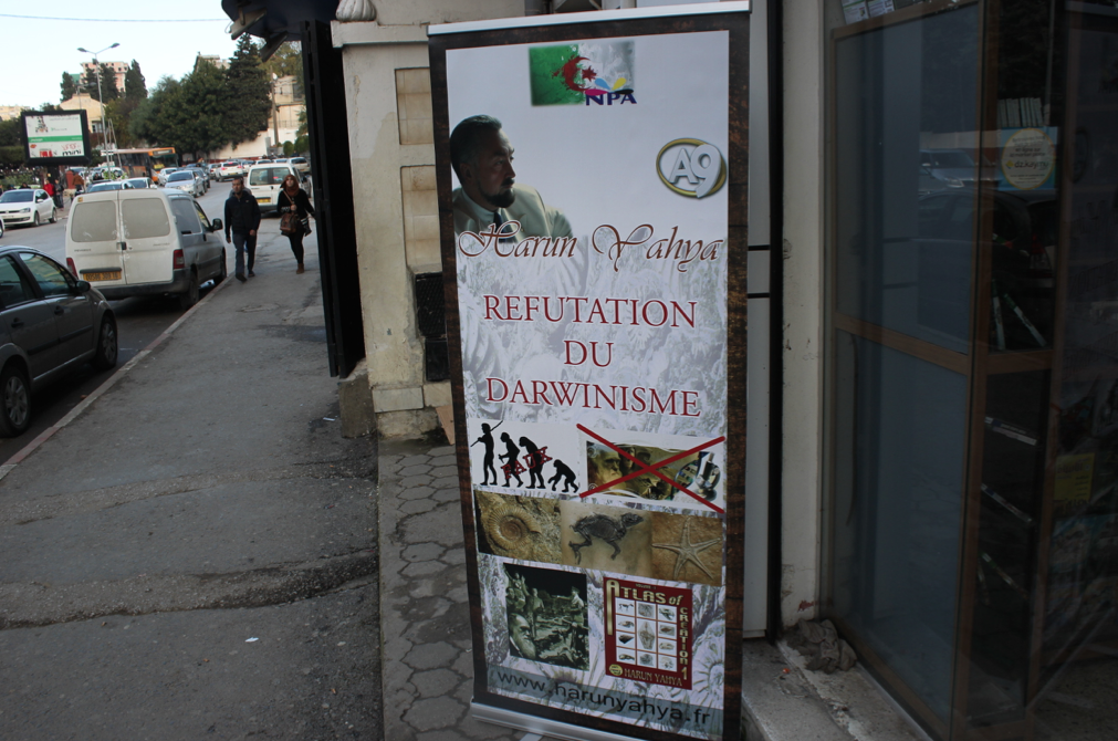 Harun Yahya belgeselleri ve broşürleri Cezayir’de dağıtıldı 