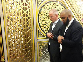 The extreme right Dutch politician Arnoud van Doorn has become a Muslim