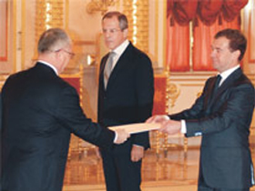 Medvedev Türkiye'yi övdü