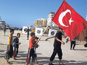 Filistin'de Türk bayraklı anma töreni