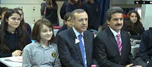 Başbakan Erdoğan Kız Lisesini Ziyaret Etti