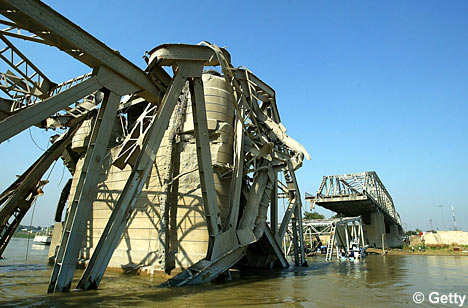 The Baghdad Bridge which was bombed by insurgents 