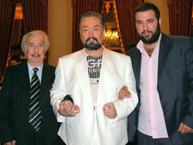Sn. Adnan Oktar’ın Çırağan'da verdiği iftar yemeği ve basın toplantısı resimleri (17 Eylül 2009)