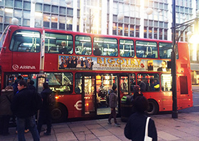 Londra'da otobüslerde Harun Yahya’nın “Karanlık Tehlike: Bağnazlık" kitabının ilanı