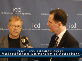 Prof . Dr. Thomas Gries Makrookonom University of Paderborn