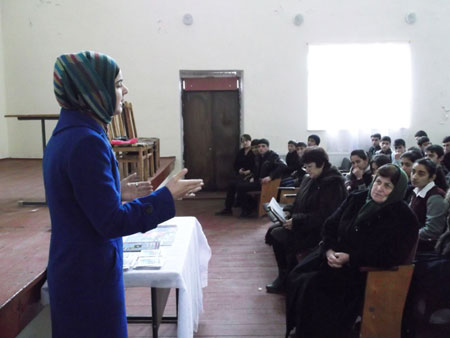 Astara'da Ortaokulda Evrim Teorisi'nin Çöküşü Konferansı