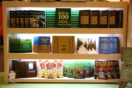 Hong Kong - 2011 Hong Kong Uluslararası Kitap Fuarında Harun Yahya Eserleri 