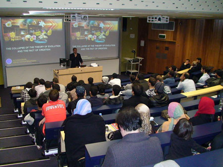 Avustralya, Swinburne Üniversitesi'nde Materyalizm'in Çöküşü ve Dinlerin Birliği Konferansları