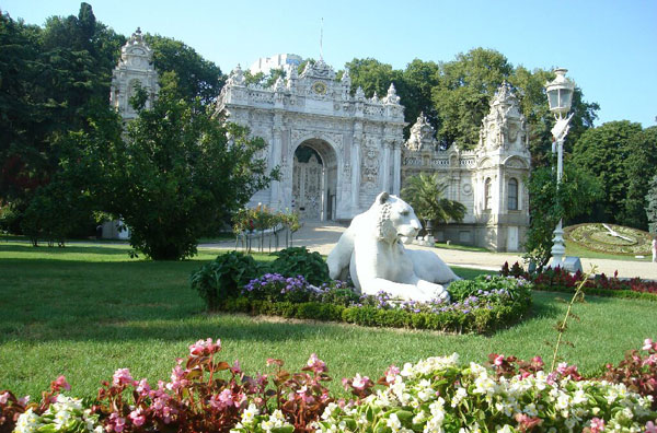 Domabahçe Sarayı