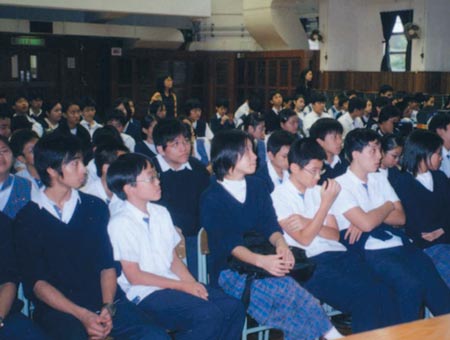 HONG KONG KONFERANSLARI SERİSİ, EKİM 2002